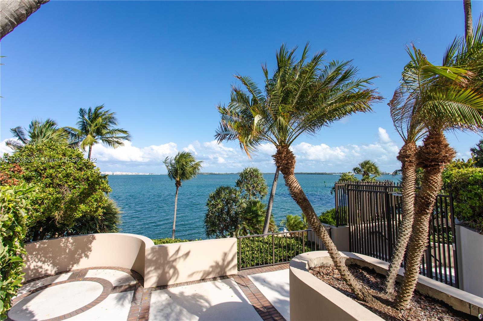 520 Brickell Key Drive, Unit PH03 Miami, FL 33131 - Photo 73 of 75 a view of a balcony with furniture