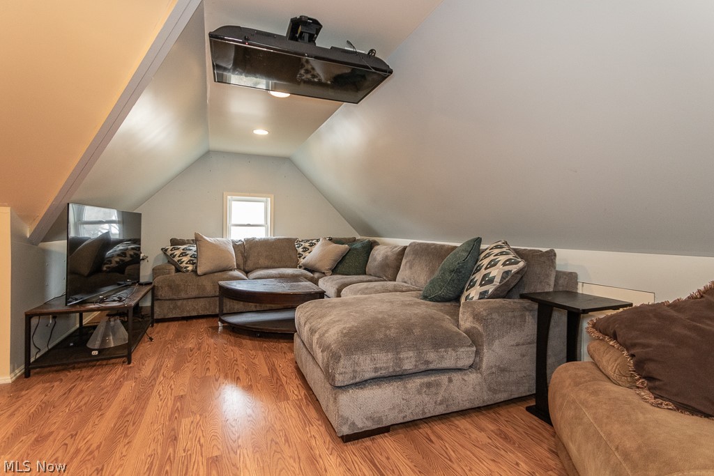 952 Lander Road Cleveland, OH 44143 - Photo 17 of 34