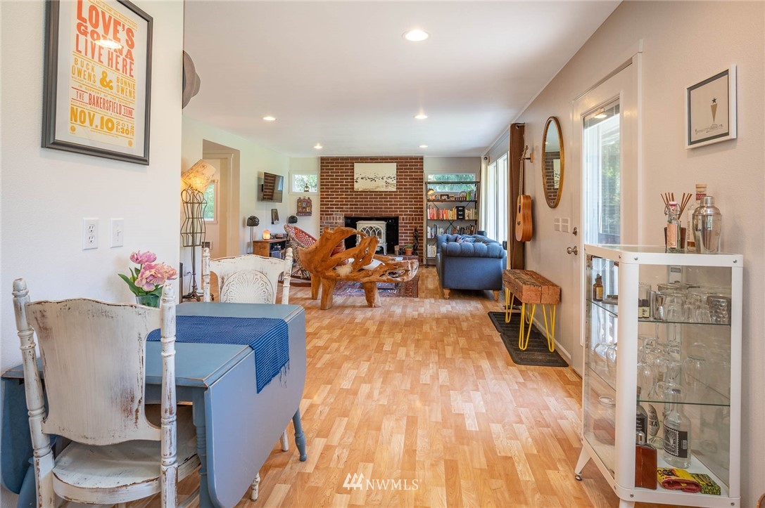 7110 Southwest Point Robinson Road Vashon, WA 98070 - Photo 11 of 30 Gallery Image 11