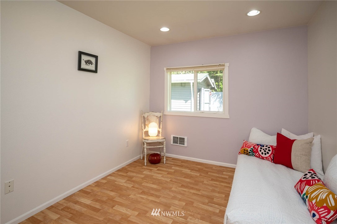 7110 Southwest Point Robinson Road Vashon, WA 98070 - Photo 13 of 30 Gallery Image 13
