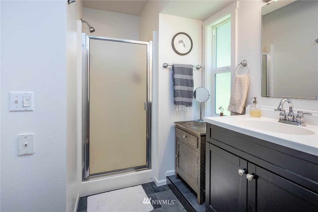 7110 Southwest Point Robinson Road Vashon, WA 98070 - Photo 16 of 30 Gallery Image 16