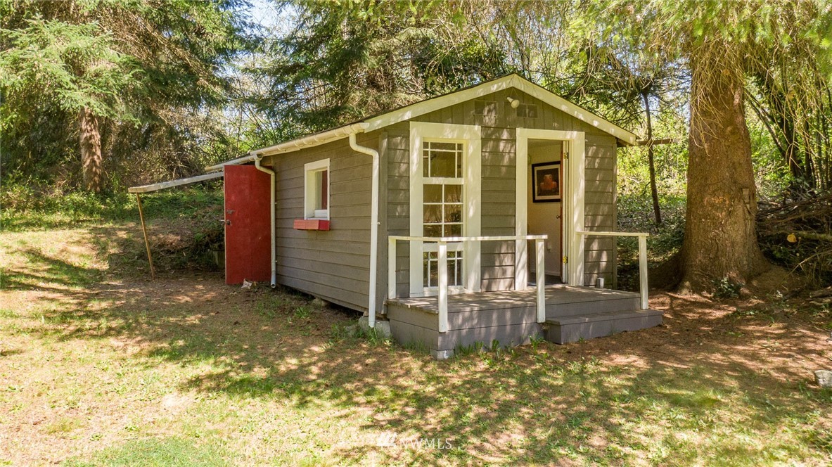 7110 Southwest Point Robinson Road Vashon, WA 98070 - Photo 21 of 30 Gallery Image 21