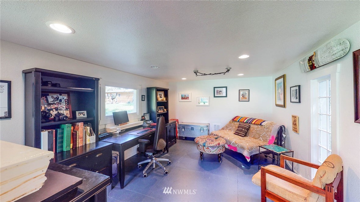 7110 Southwest Point Robinson Road Vashon, WA 98070 - Photo 23 of 30 Gallery Image 23
