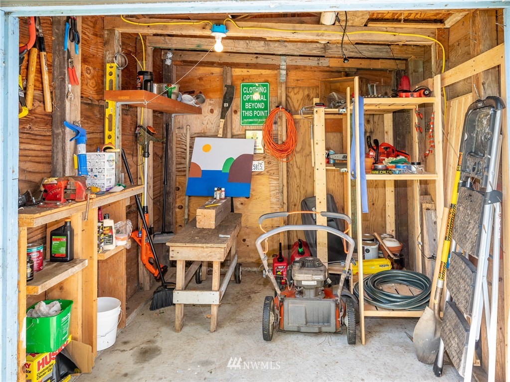 7110 Southwest Point Robinson Road Vashon, WA 98070 - Photo 29 of 30 Gallery Image 29