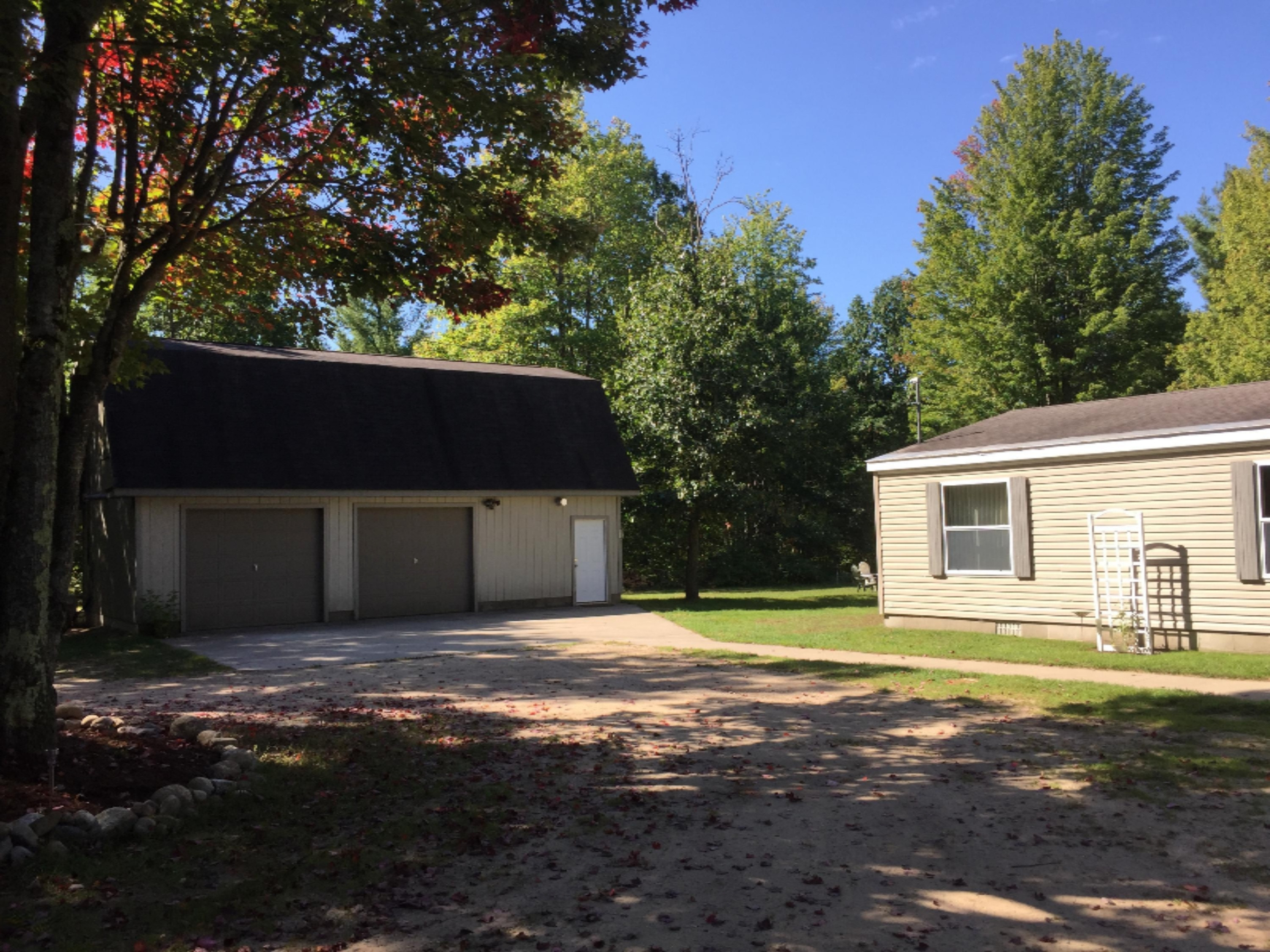 7040 North High Bridge Road Kaleva, MI 49645 - Photo 5 of 50 36 x 24 2-story Garage