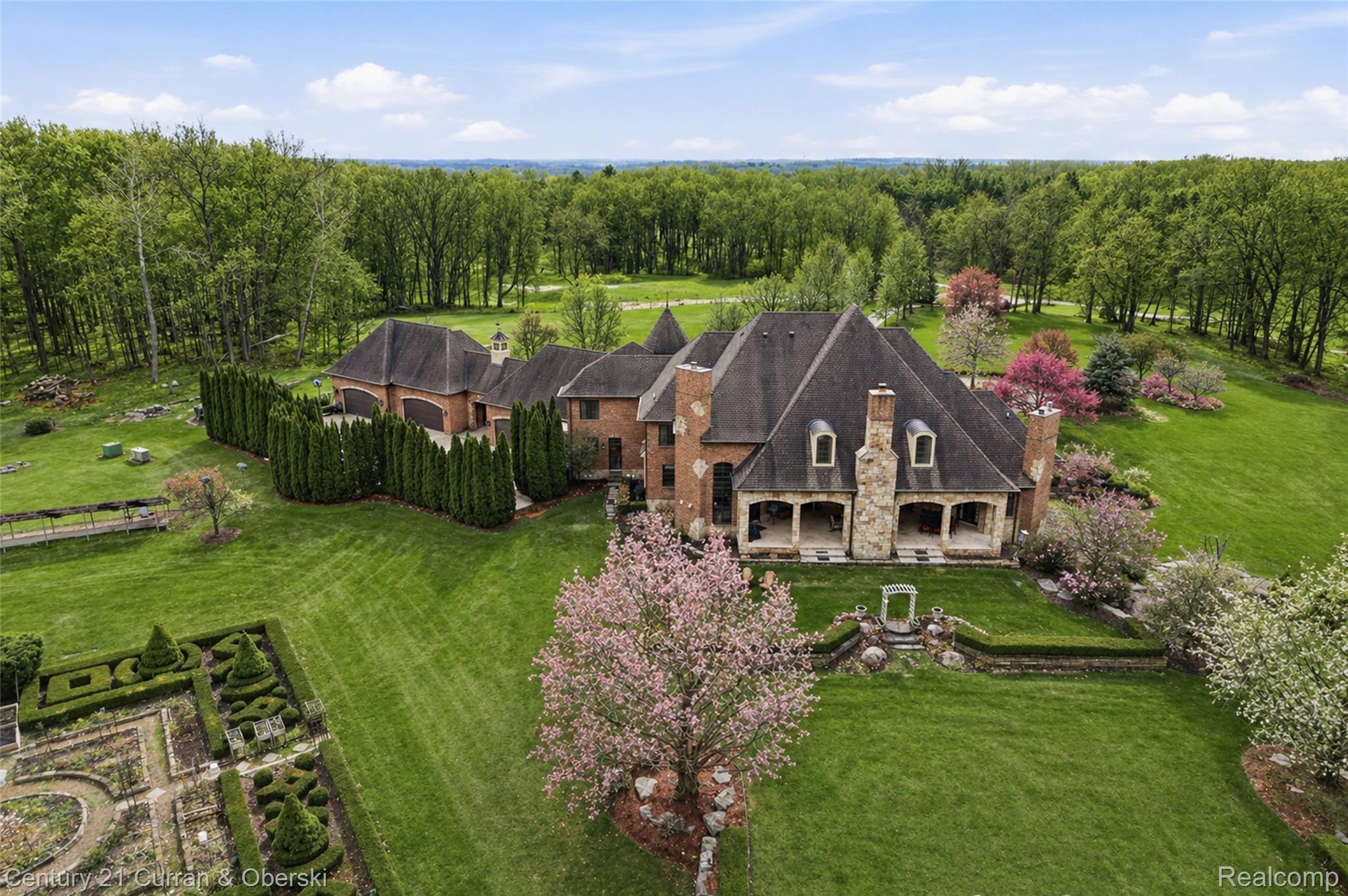 11479 Clyde Road Fenton, MI 48430 - Photo 2 of 66 11479 Clyde Rd-123 Edit.jpg