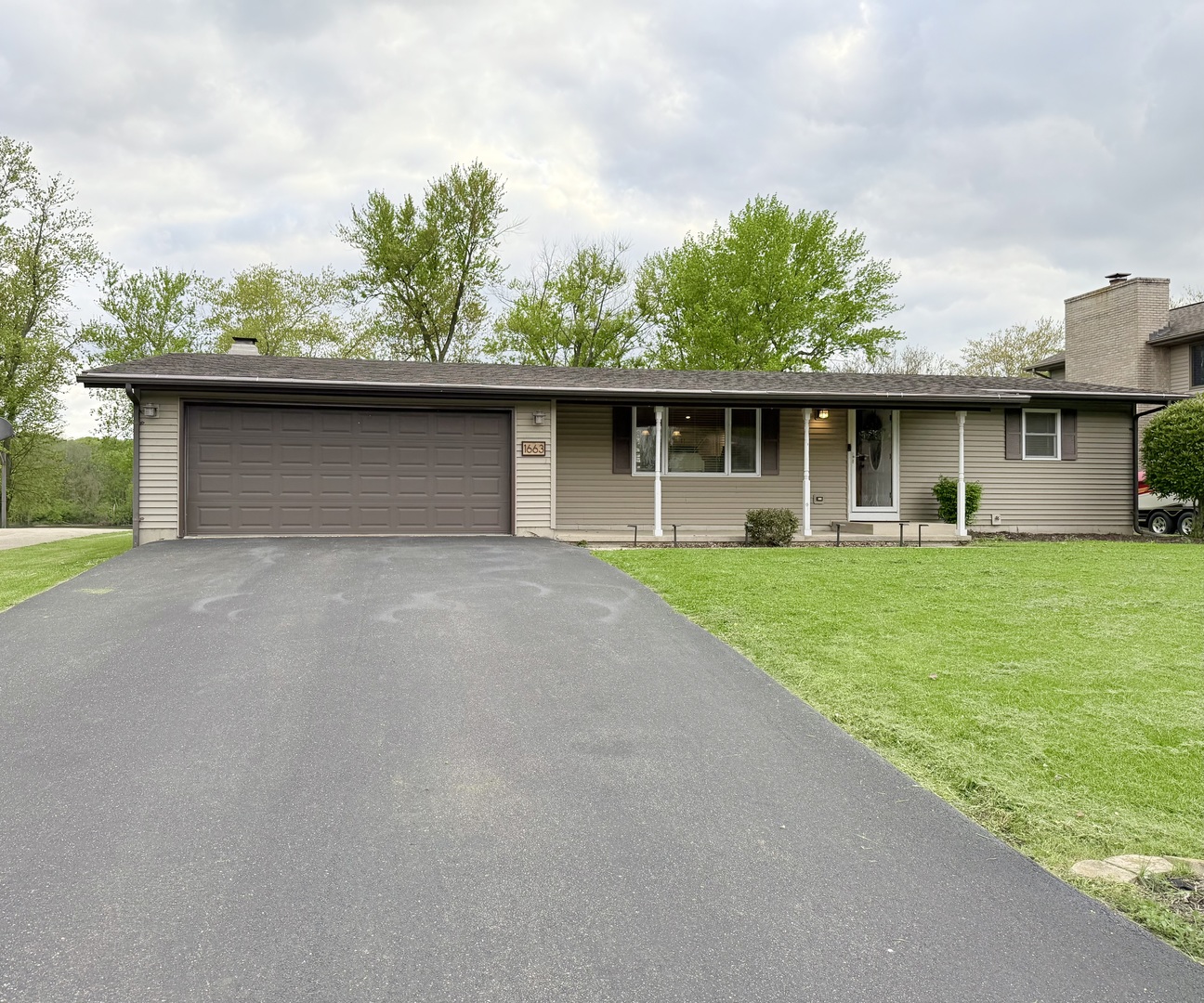 1663 Brandywine Lane Dixon, IL 61021 - Photo 2 of 27 Gallery Image 2