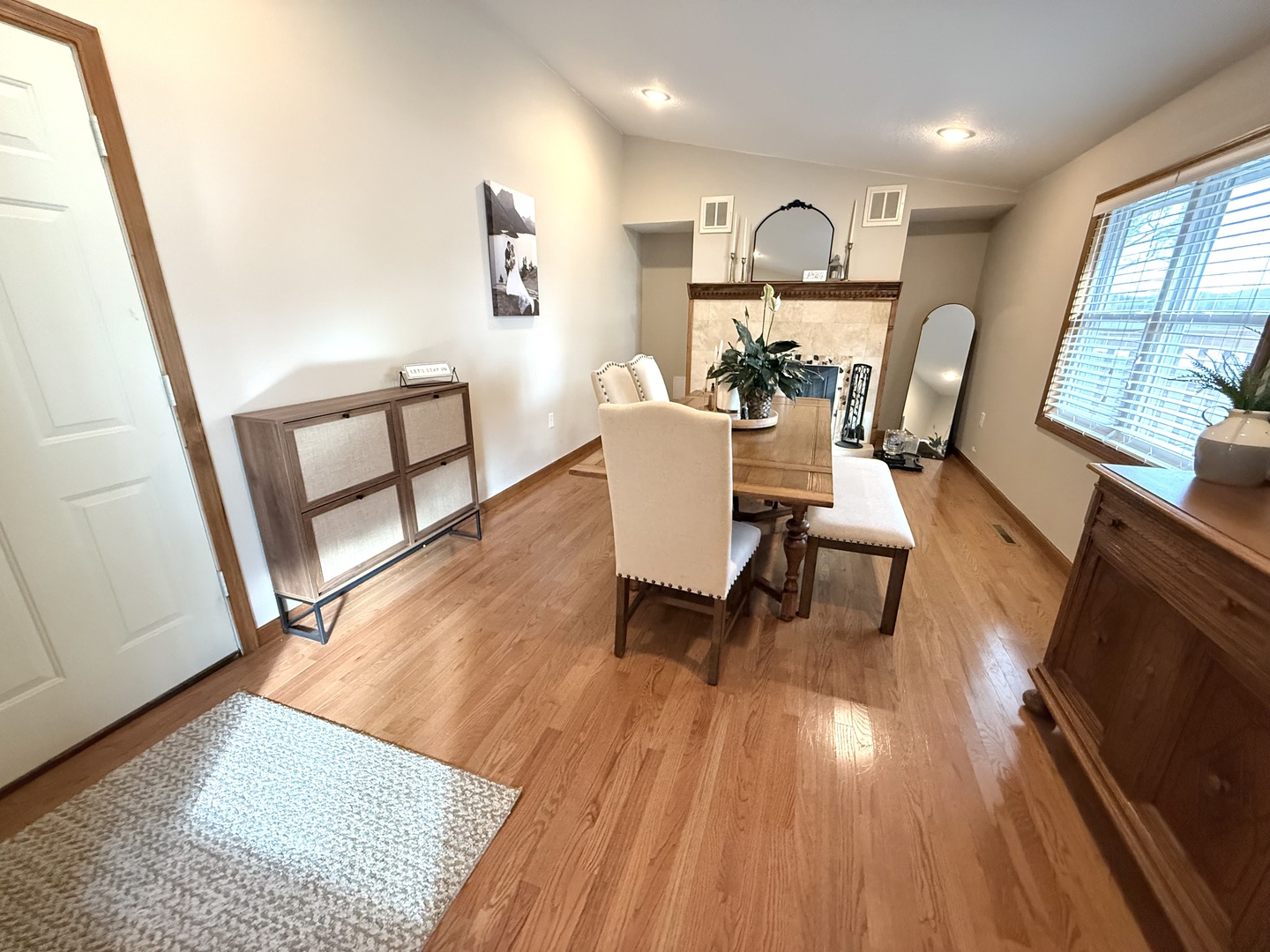 1663 Brandywine Lane Dixon, IL 61021 - Photo 8 of 27 Gallery Image 8
