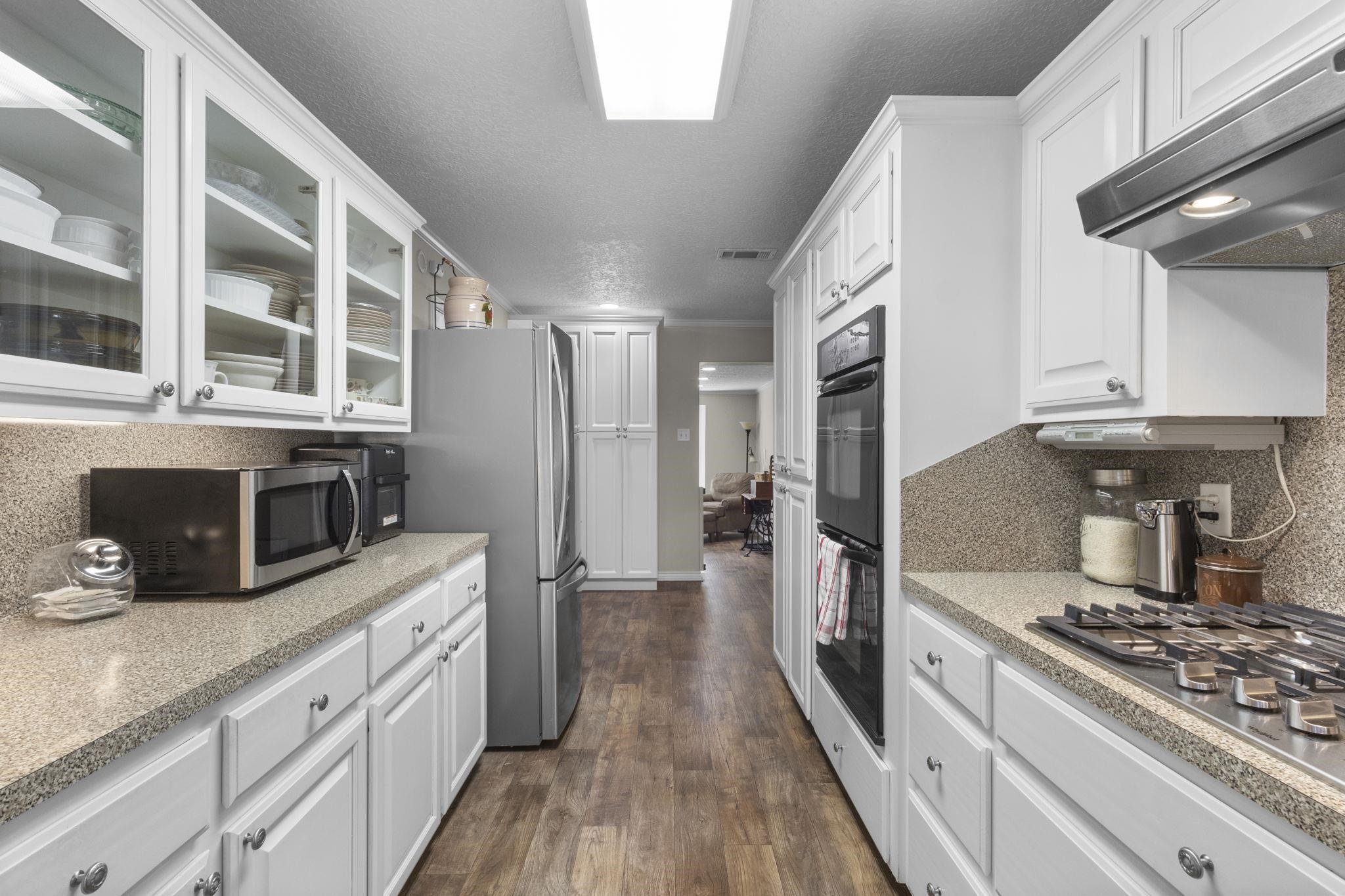 805 Gentry Road Silsbee, TX 77656 - Photo 9 of 34