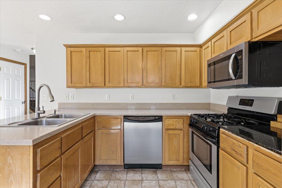945 Win Way Eagle Point, OR 97524 - Photo 11 of 28 11-CI_7516