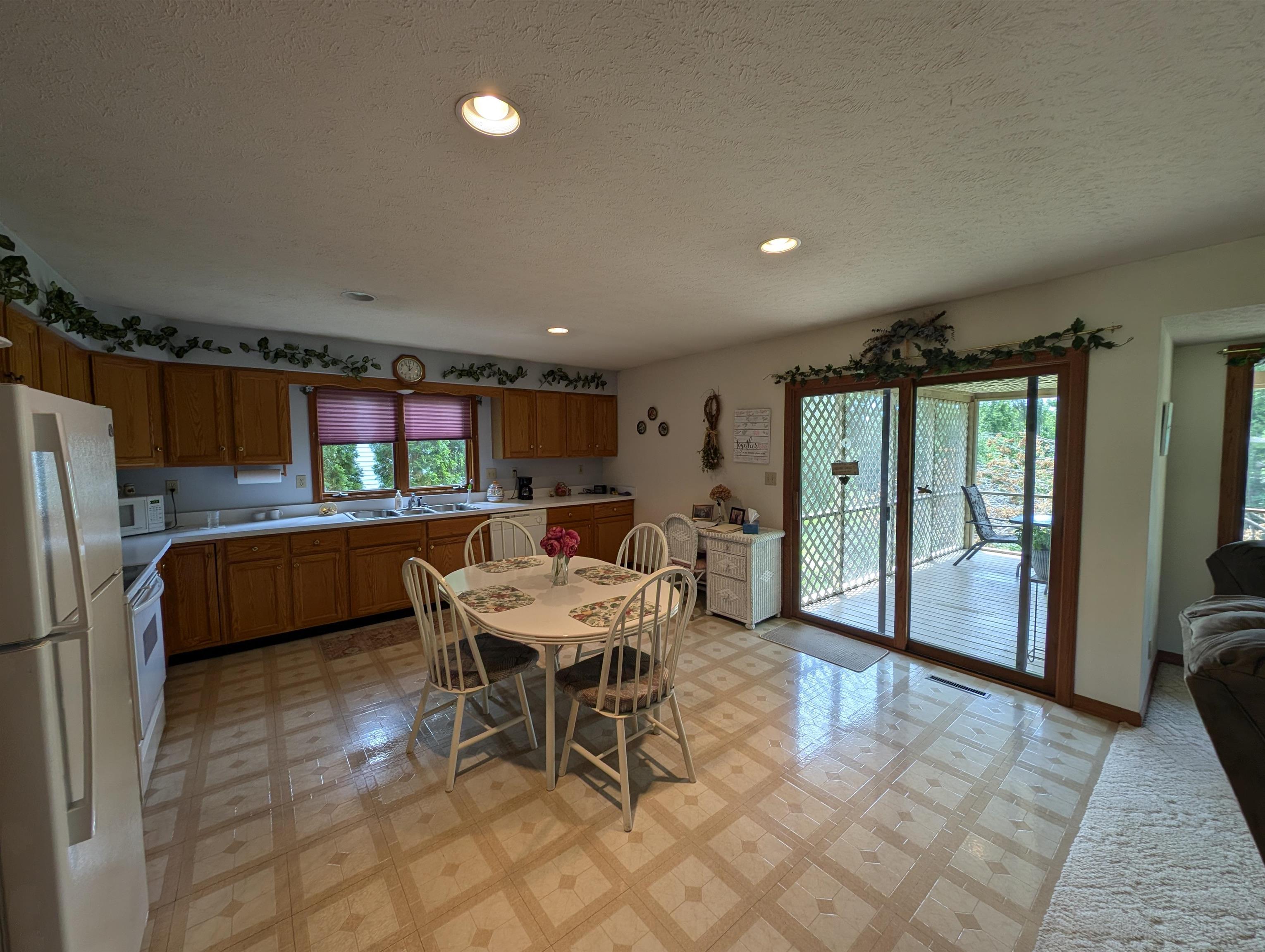 2106 Lake Summerset Road Lake Summerset, IL 61019 - Photo 8 of 31 Gallery Image 8