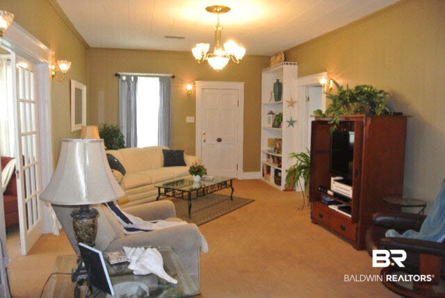 211 West Rose Avenue Foley, AL 36535 - Photo 12 of 20 Living Room