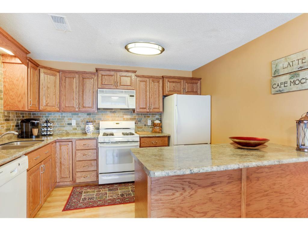 8960 Neill Lake Road Eden Prairie, MN 55347 - Photo 12 of 24 Gallery Image 12