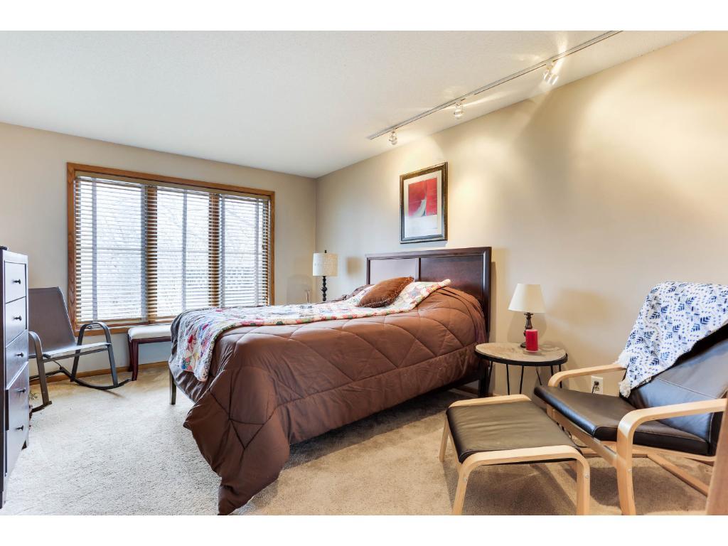 8960 Neill Lake Road Eden Prairie, MN 55347 - Photo 19 of 24 Gallery Image 19