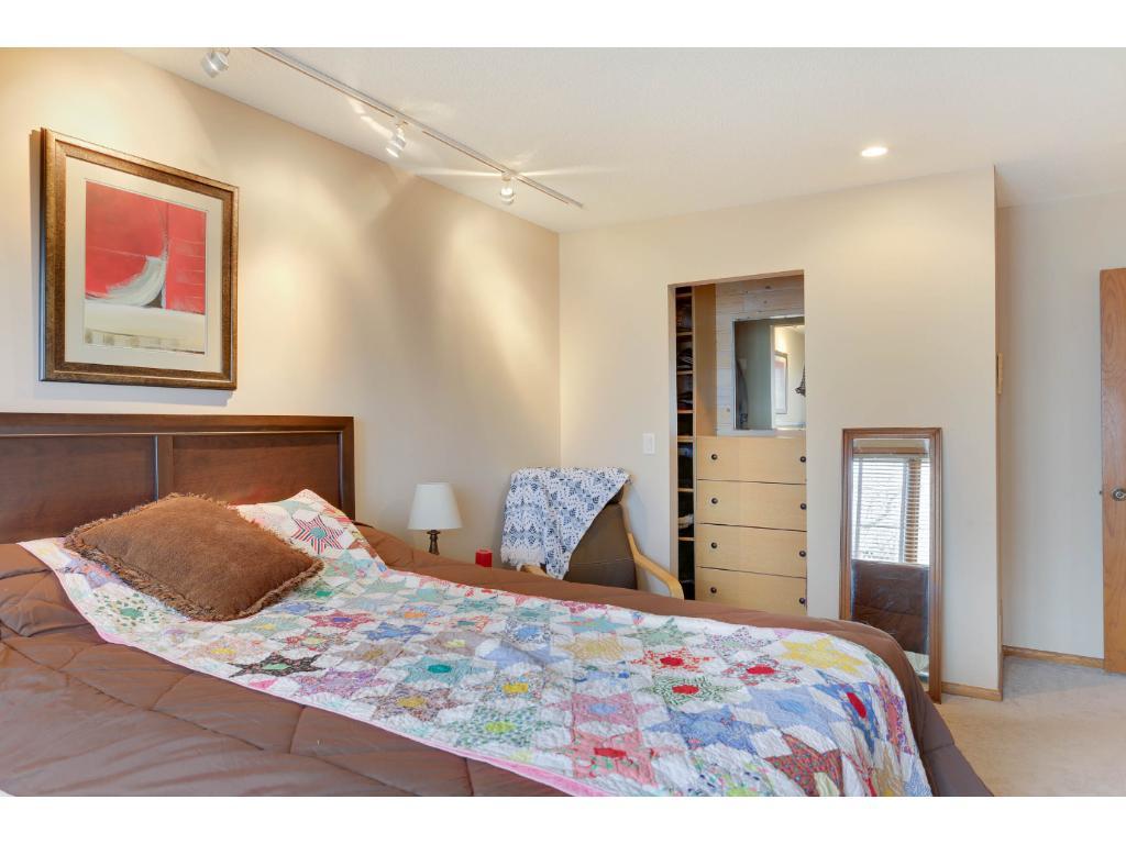 8960 Neill Lake Road Eden Prairie, MN 55347 - Photo 20 of 24 Gallery Image 20