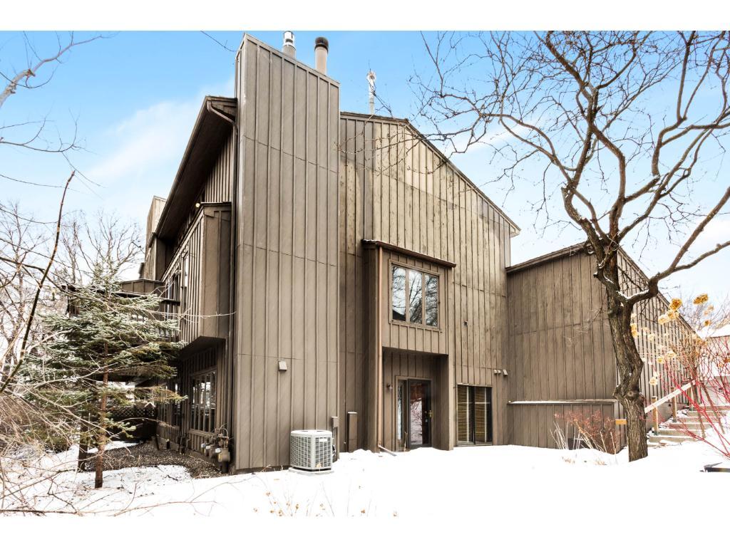 8960 Neill Lake Road Eden Prairie, MN 55347 - Photo 3 of 24 Gallery Image 3