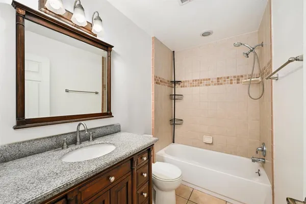 $3,200 | 3215 Midway Drive, Unit 703, San Diego, CA 92110