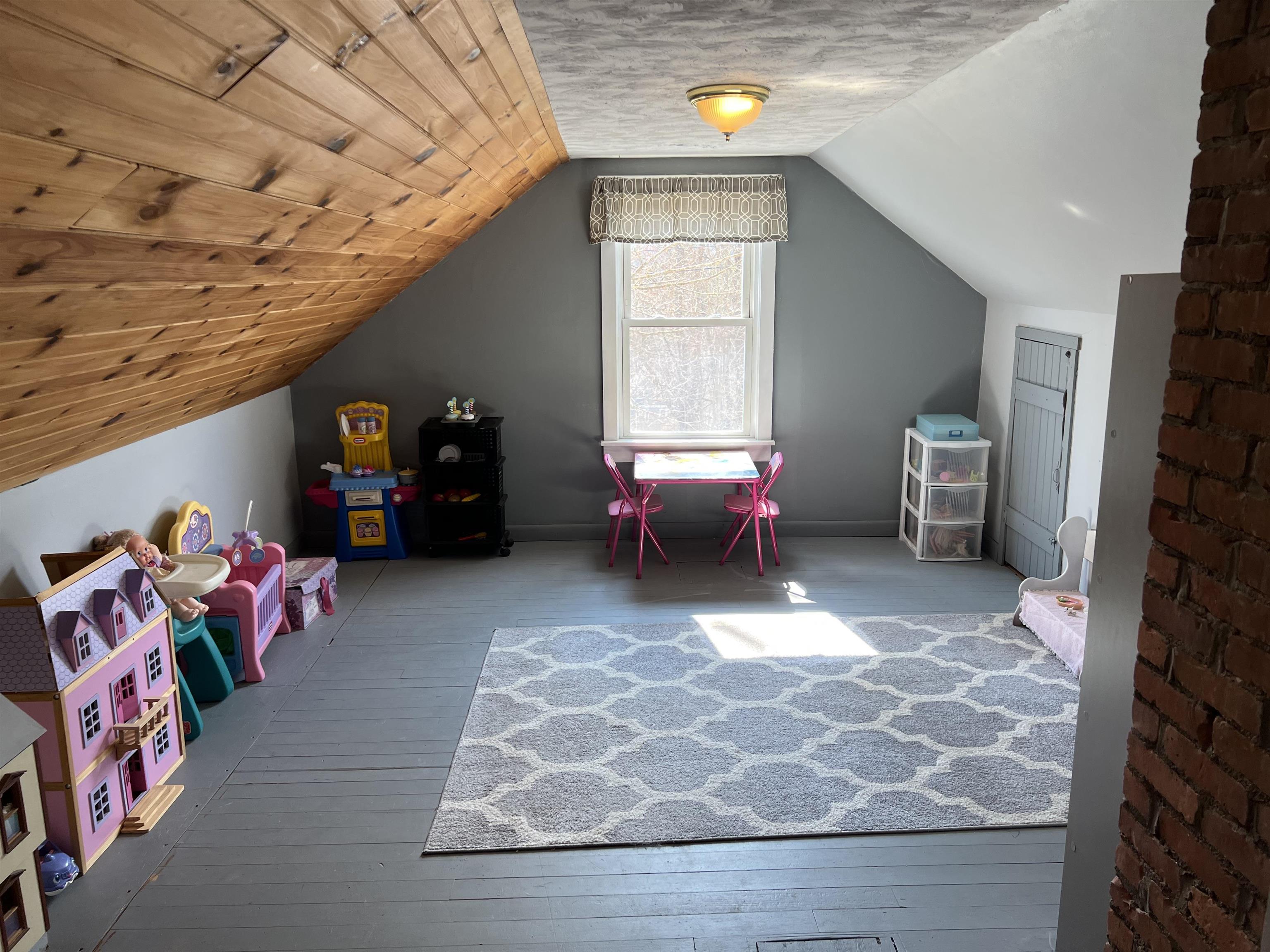 2 Curtis Street Springfield, VT 05156 - Photo 17 of 18