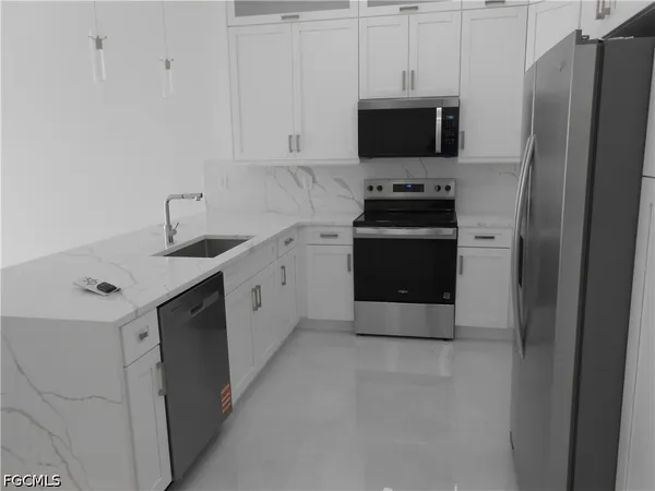 $1,900 | 320 Poplar Street, Lehigh Acres, FL 33974