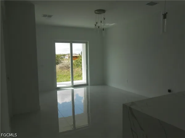 $1,900 | 320 Poplar Street, Lehigh Acres, FL 33974