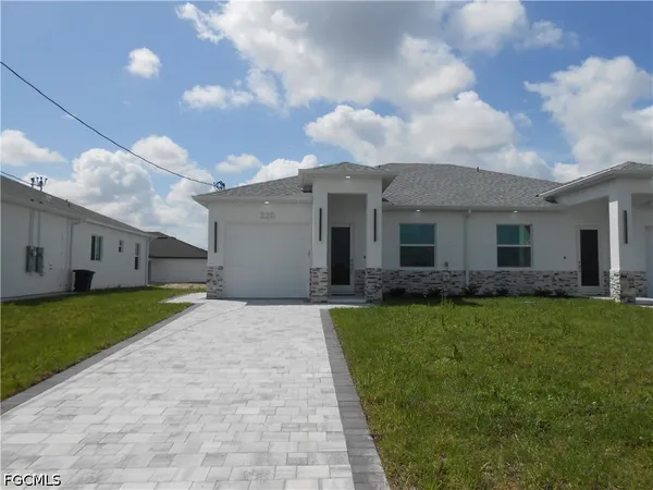 $1,900 | 320 Poplar Street, Lehigh Acres, FL 33974