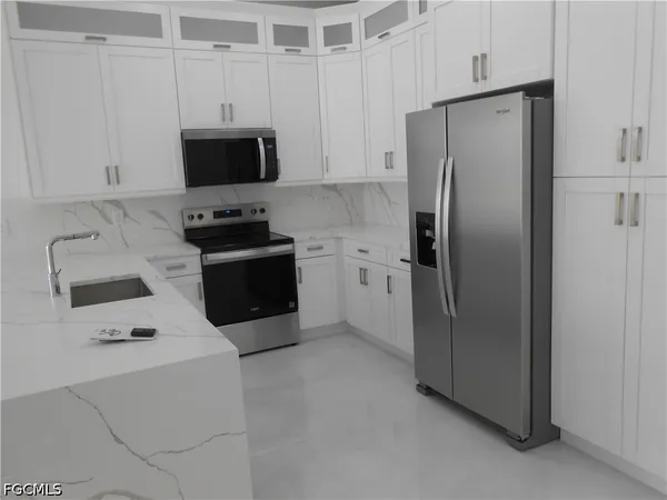 $1,900 | 320 Poplar Street, Lehigh Acres, FL 33974