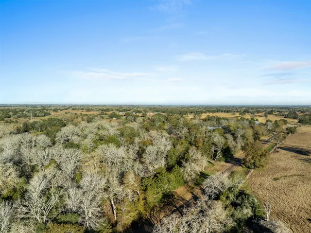 $395,000 | 1038 County Road 207, Weimar, TX 78962