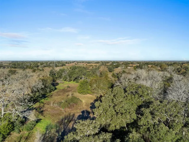 $395,000 | 1038 County Road 207, Weimar, TX 78962