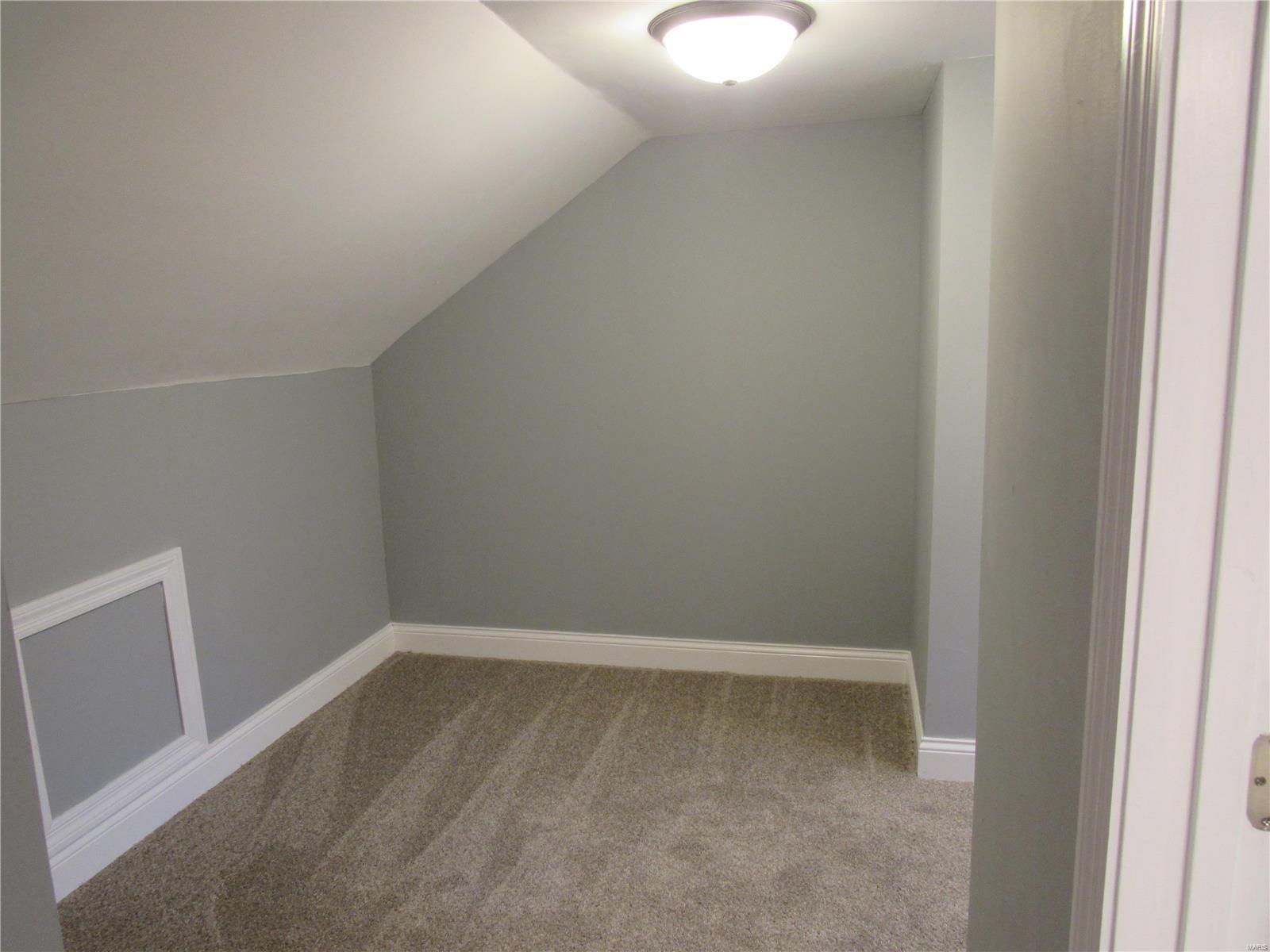 7300 MacKenzie Road St. Louis, MO 63123 - Photo 13 of 17 Gallery Image 13