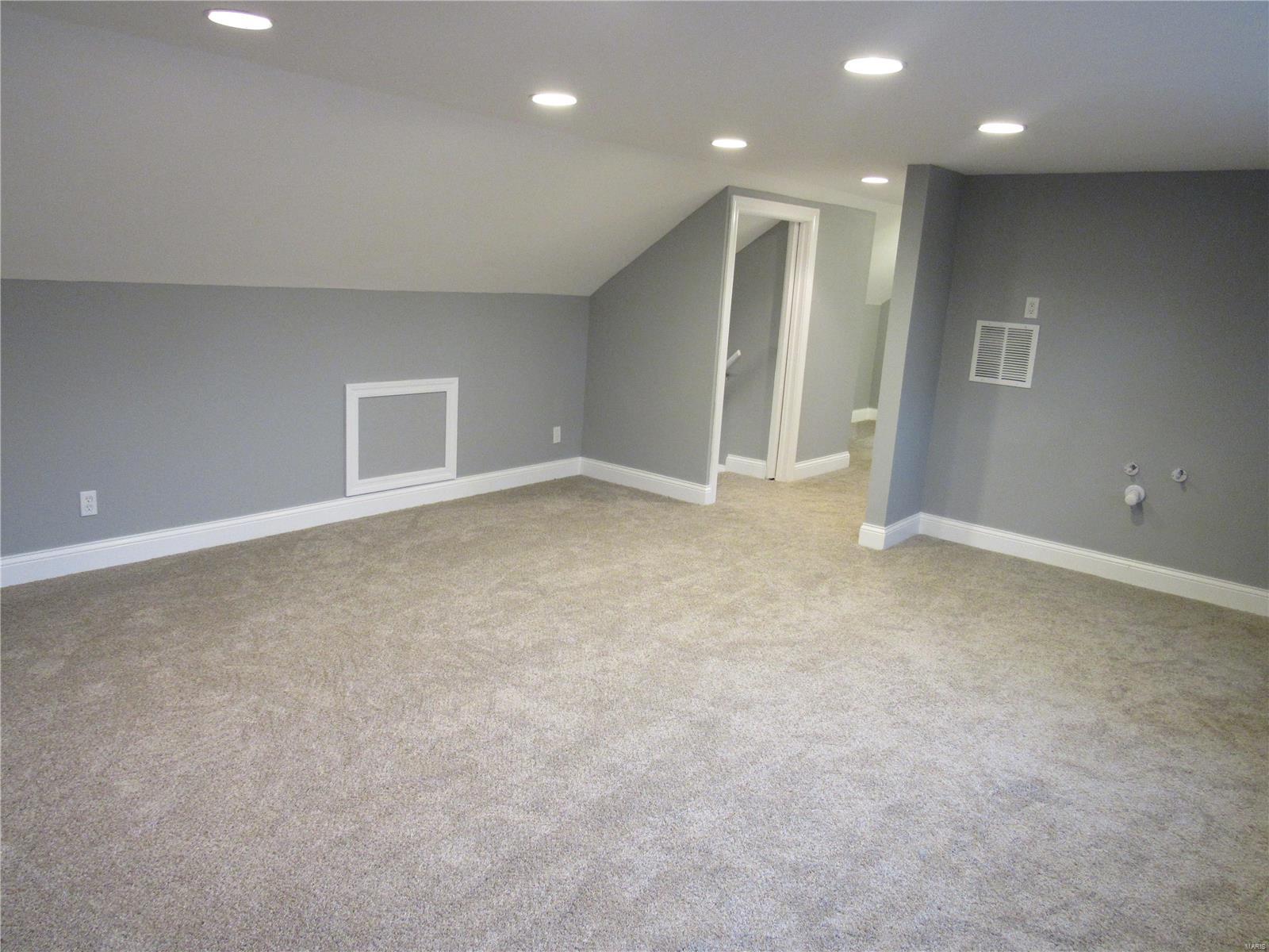 7300 MacKenzie Road St. Louis, MO 63123 - Photo 14 of 17 Gallery Image 14