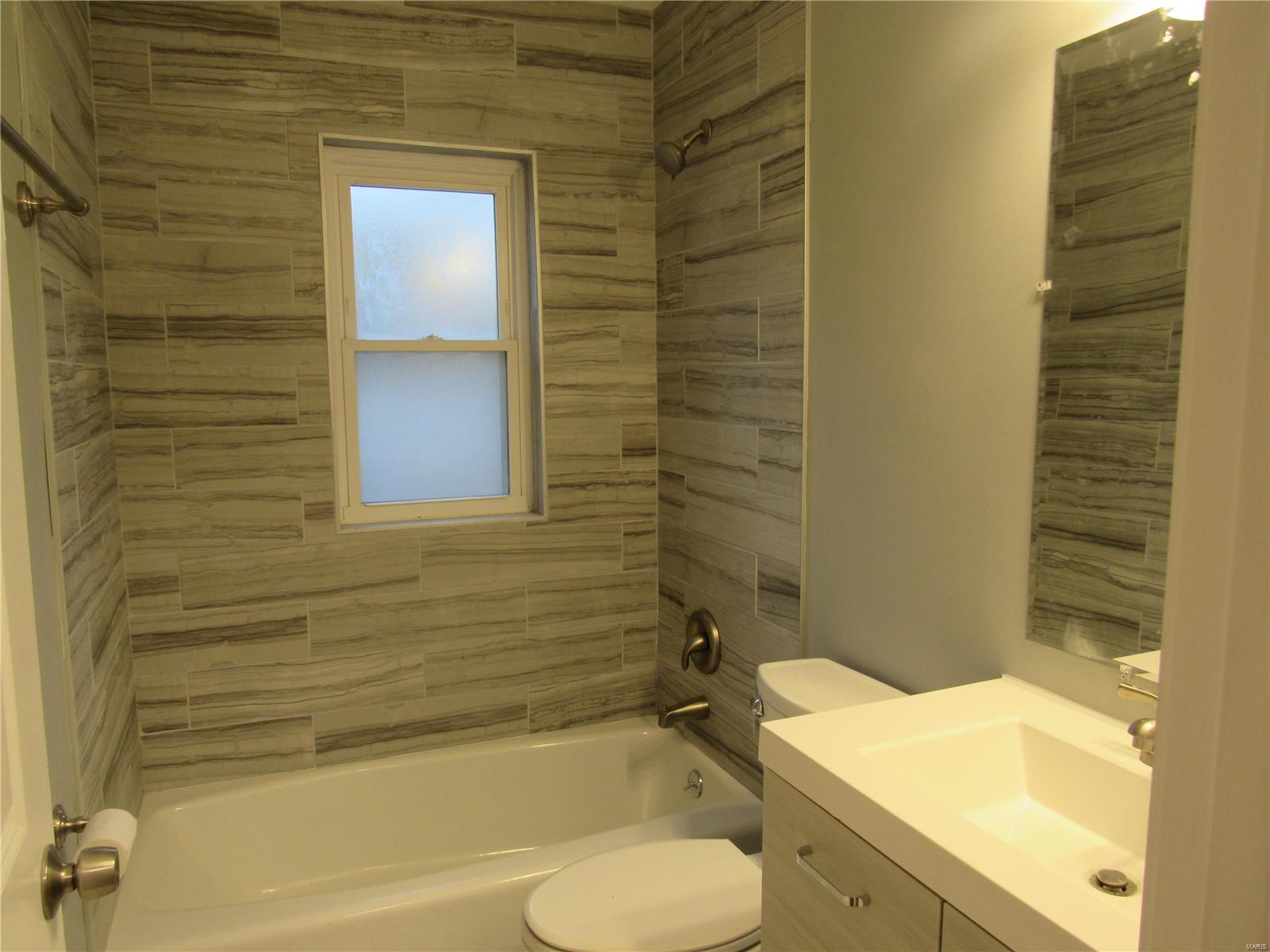 7300 MacKenzie Road St. Louis, MO 63123 - Photo 16 of 17 Gallery Image 16
