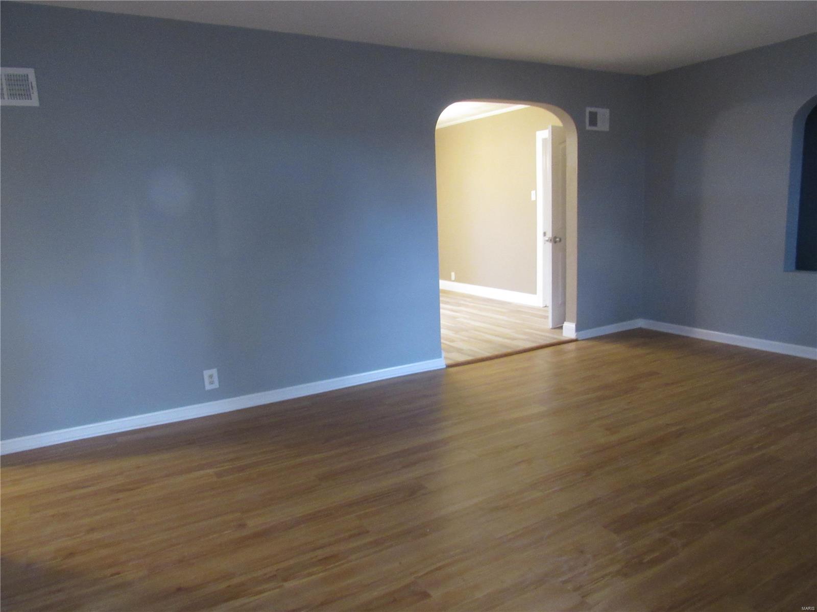 7300 MacKenzie Road St. Louis, MO 63123 - Photo 4 of 17 Gallery Image 4
