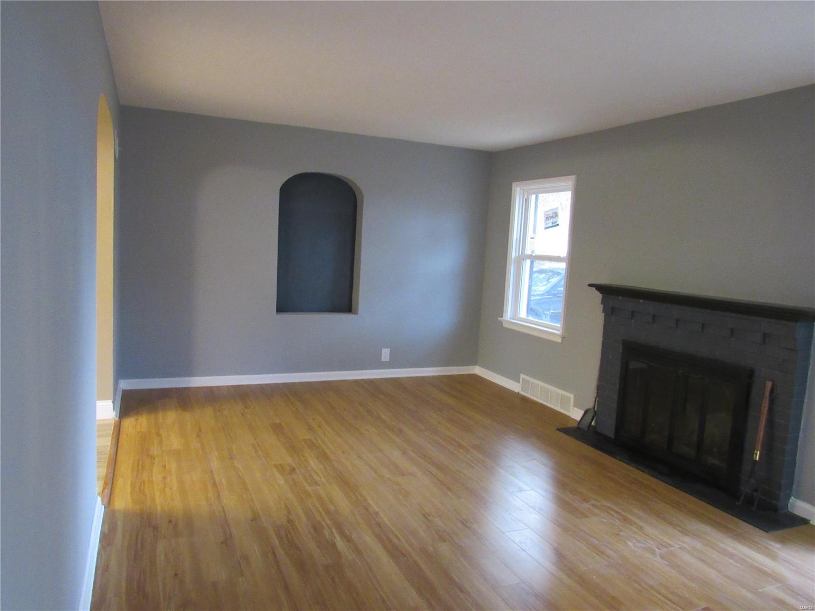 7300 MacKenzie Road St. Louis, MO 63123 - Photo 5 of 17 Gallery Image 5