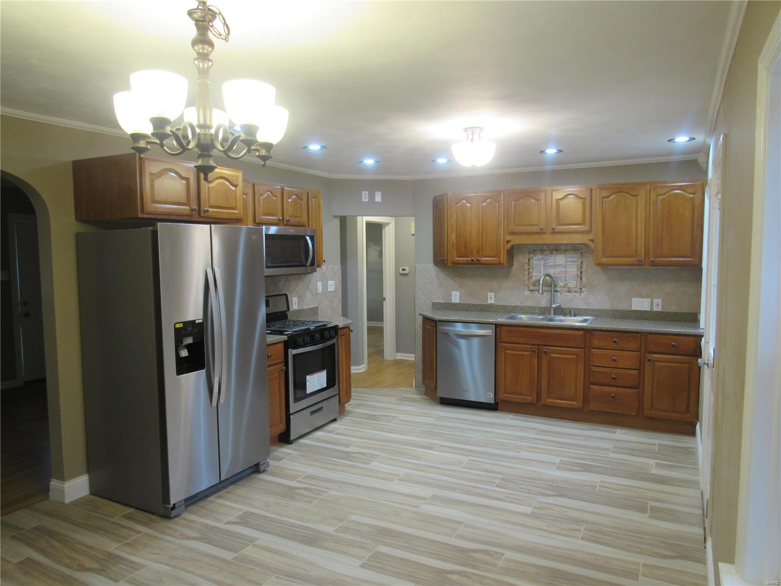 7300 MacKenzie Road St. Louis, MO 63123 - Photo 7 of 17 Gallery Image 7