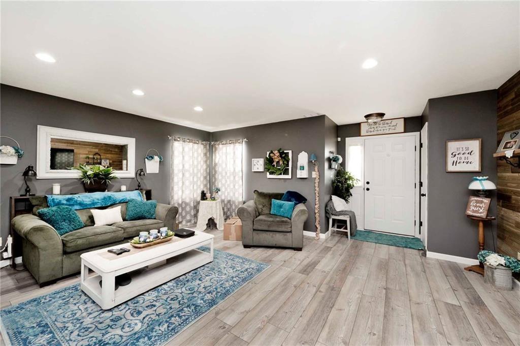 5822 Outer Bank Road Indianapolis, IN 46239 - Photo 3 of 27 Gallery Image 3