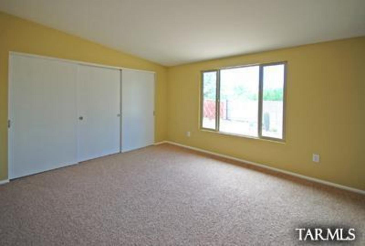 2033 West Saxony Road Tucson, AZ 85713 - Photo 8 of 10