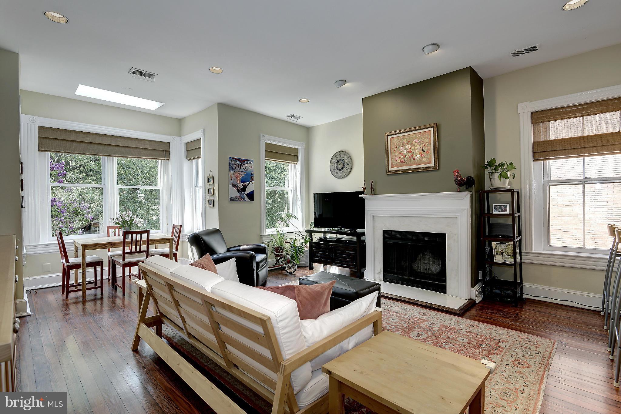 2013 Kalorama Road Northwest, Unit 6 Washington, DC 20009 - Photo 3 of 16 Living Room