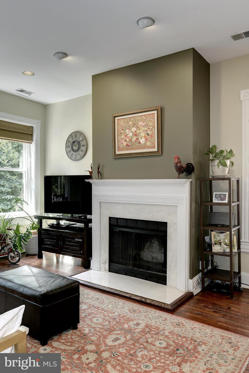 2013 Kalorama Road Northwest, Unit 6 Washington, DC 20009 - Photo 4 of 16 Living Room