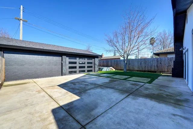 $575,000 | 6915 18th Avenue, Sacramento, CA 95820