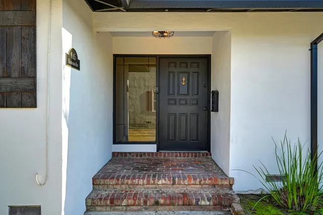 $575,000 | 6915 18th Avenue, Sacramento, CA 95820