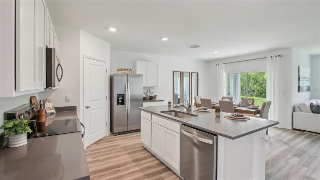 1617 Sourwood Drive Ruskin, FL 33570 - Photo 9 of 27