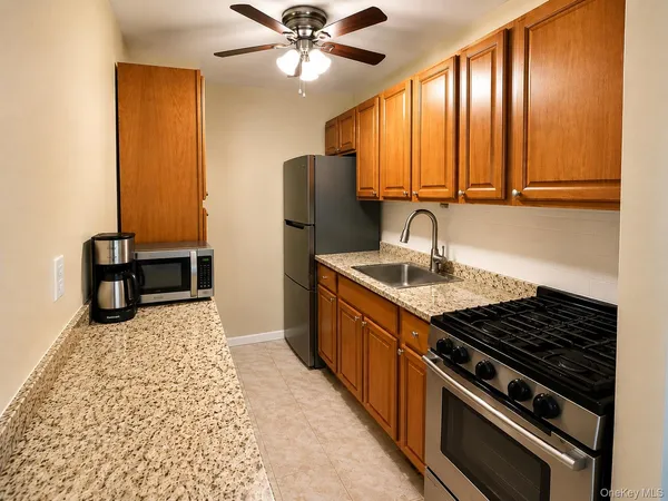 $1,950 | 86-29 155th Avenue, Unit 6G | Lindenwood