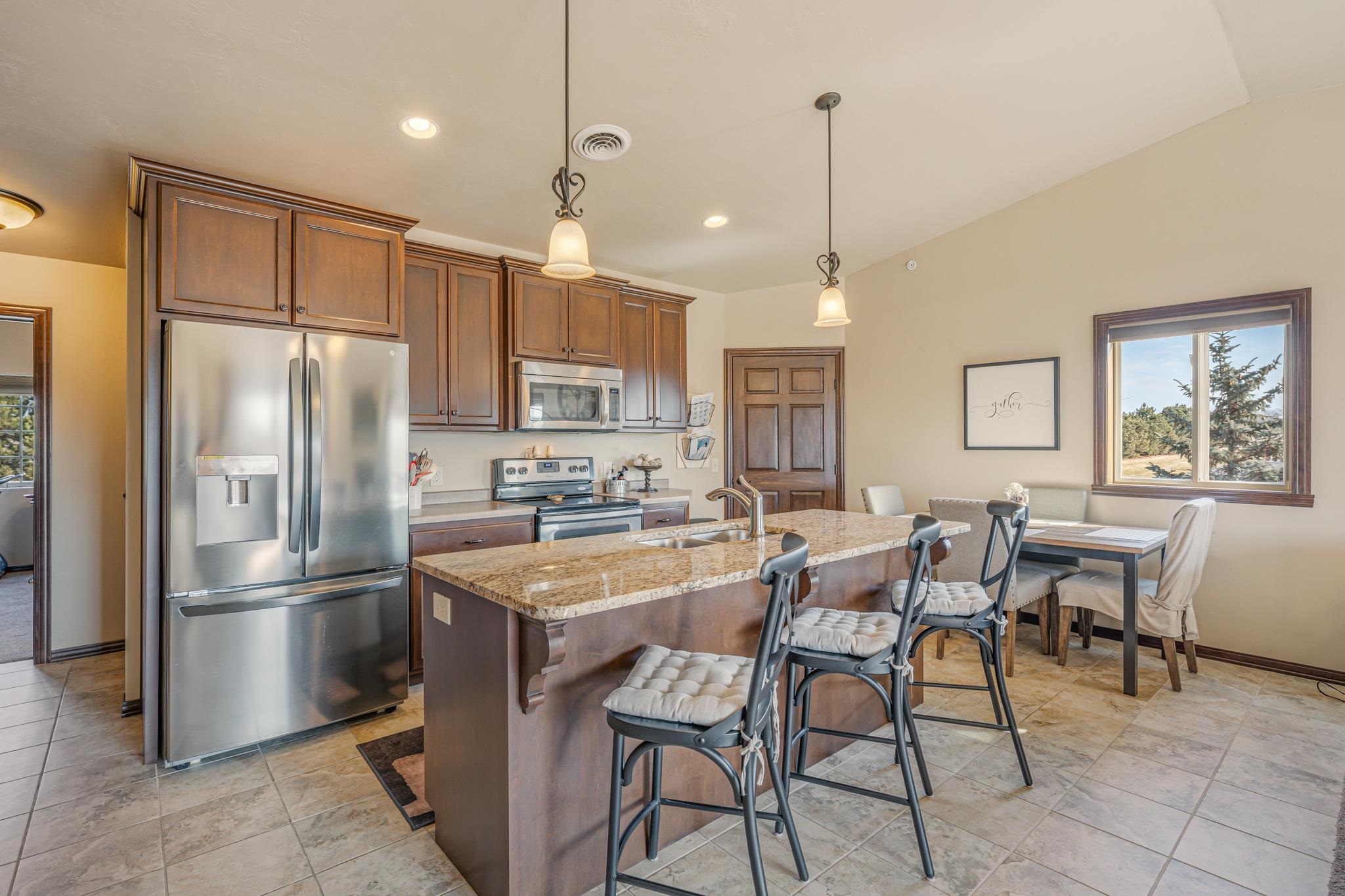 1072 Willis Way Appleton, WI 54913 - Photo 4 of 29