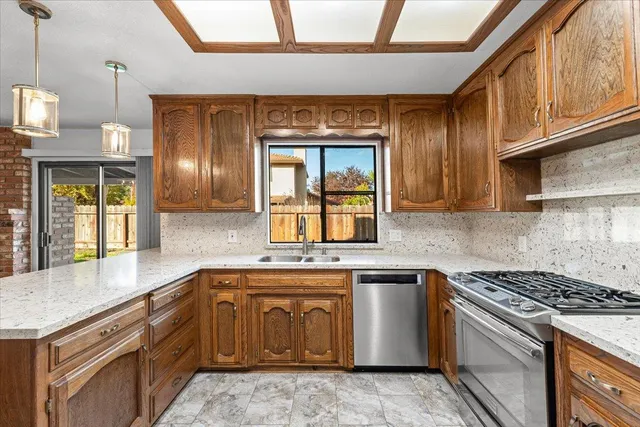 $619,000 | 2117 Manitoba Court, Modesto, CA 95356