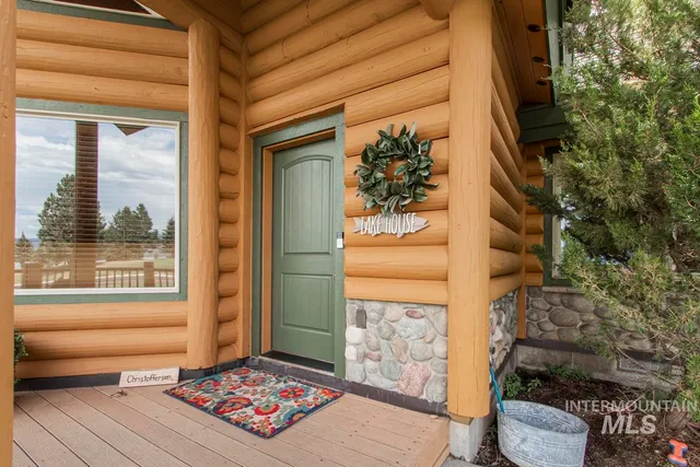 $1,650,000 | 135 Par Drive, Cascade, ID 83611