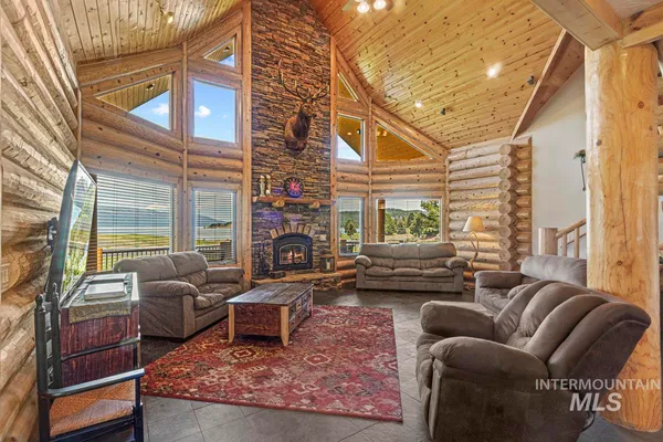 $1,595,000 | 135 Par Drive, Cascade, ID 83611