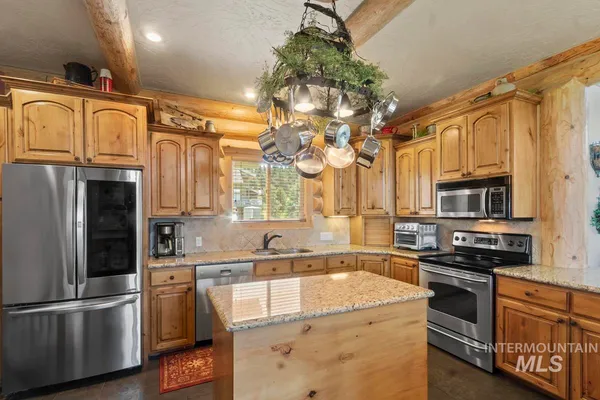 $1,595,000 | 135 Par Drive, Cascade, ID 83611