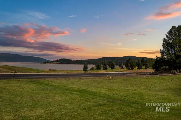 $1,595,000 | 135 Par Drive, Cascade, ID 83611