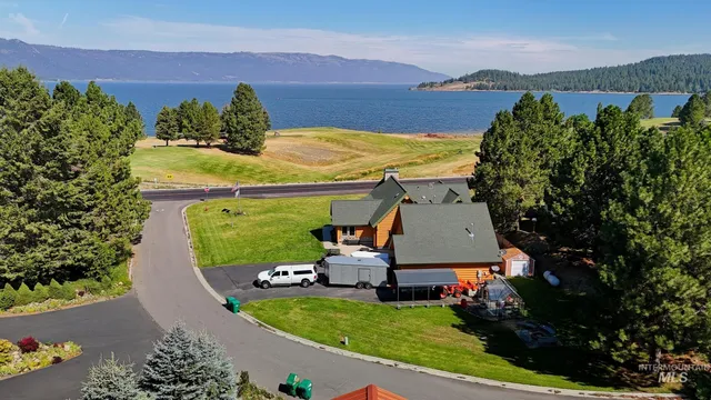 $1,650,000 | 135 Par Drive, Cascade, ID 83611