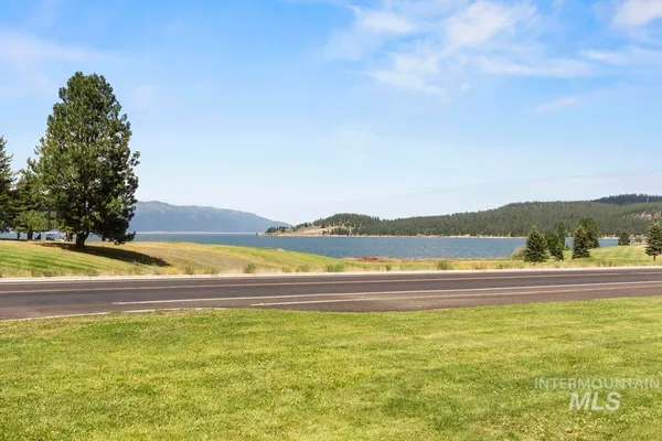 $1,595,000 | 135 Par Drive, Cascade, ID 83611
